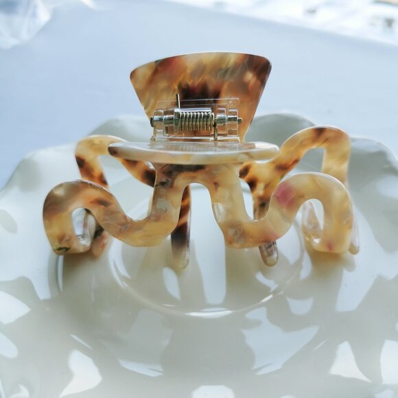 Brown Jade Hair Claw Clip - Picture 2 of 5